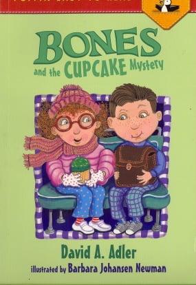 Bones and the Cupcake Mystery (Puffin Easy-To-Read, Level 2)