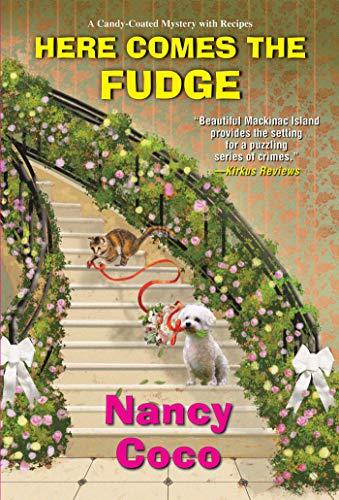 Here Comes the Fudge (A Candy-Coated Mystery, Bk. 9)