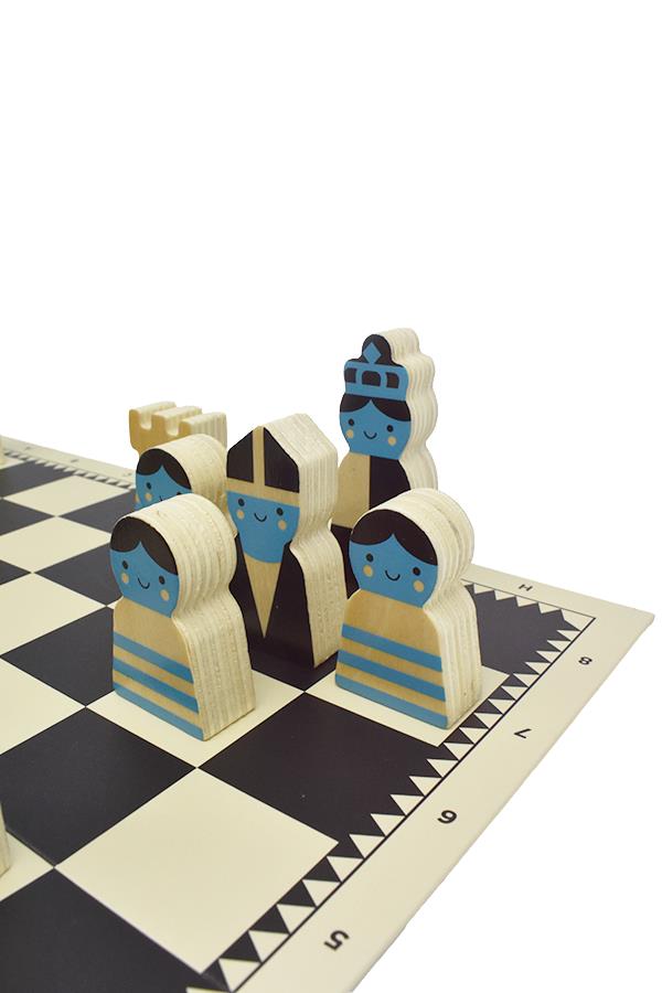 On the Move Wooden Chess Set