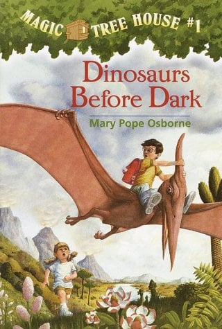 Dinosaurs Before Dark (Magic Tree House Book #1)